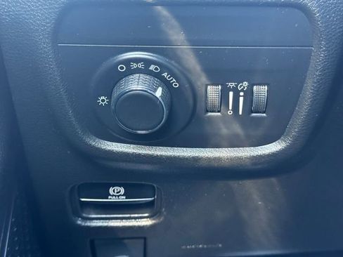 Used 2023 Jeep Grand Cherokee Altitude image 25