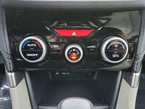 Used 2022 Subaru Forester Premium image 17