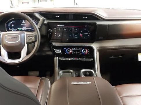 Used 2024 GMC Sierra 2500 Denali w/ Denali Reserve Package AWD/4WD image 34