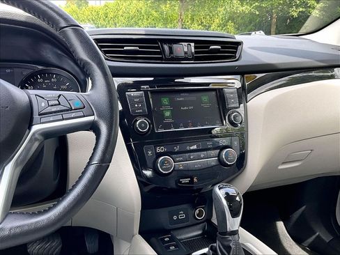 Used 2022 Nissan Rogue Sport SL AWD/4WD image 18