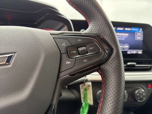 Used 2024 Chevrolet Trax RS w/ Driver Confidence Package image 38