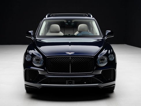 Used 2024 Bentley Bentayga AWD/4WD image 6