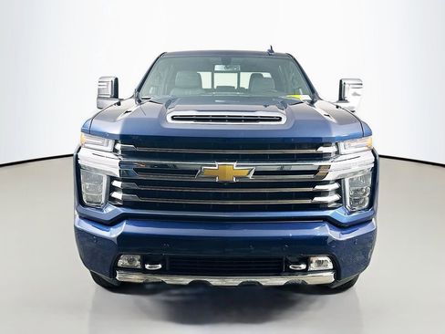 Used 2022 Chevrolet Silverado 2500 High Country image 2