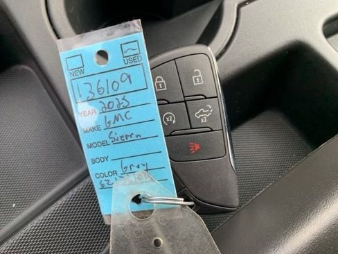 Used 2025 GMC Sierra 1500 Elevation image 33