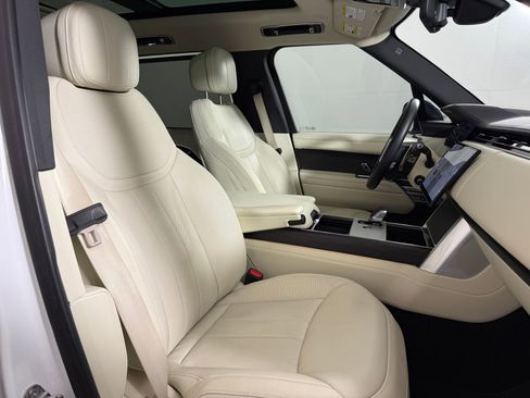 Used 2024 Land Rover Range Rover Long Wheelbase SE AWD/4WD image 27