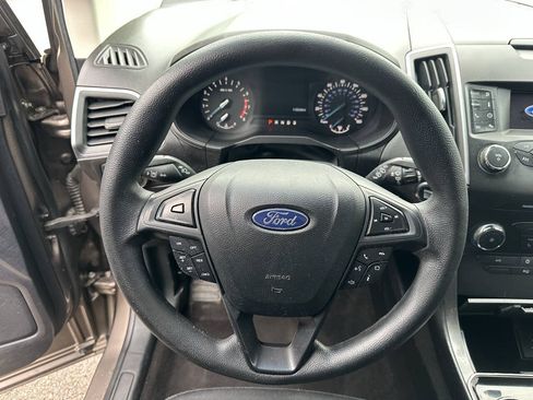 Used 2019 Ford Edge SE FWD image 14