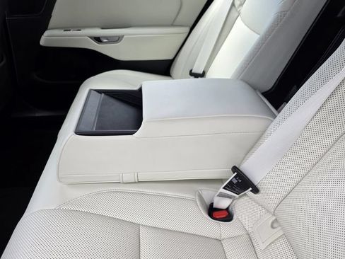 New 2026 Lexus ES 350e FWD image 10