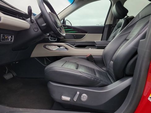 Certified 2024 Lincoln Nautilus Reserve image 17