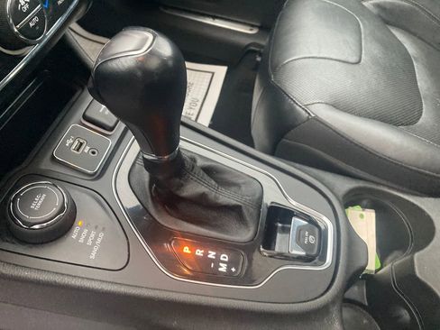 Used 2021 Jeep Cherokee Limited w/ Trailer Tow Group image 28