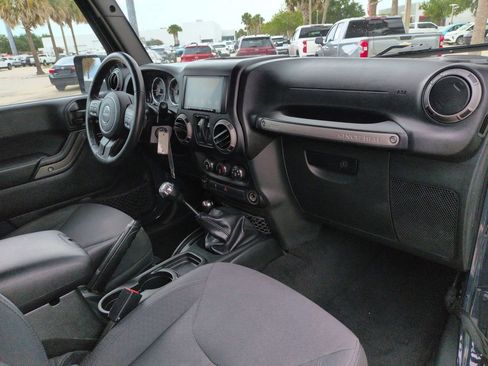 Used 2018 Jeep Wrangler Sport AWD/4WD image 26