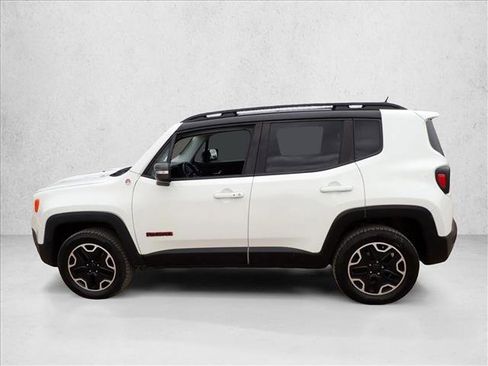Used 2017 Jeep Renegade Trailhawk AWD/4WD image 2