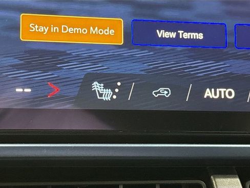 New 2026 Chevrolet Equinox EV LT image 21