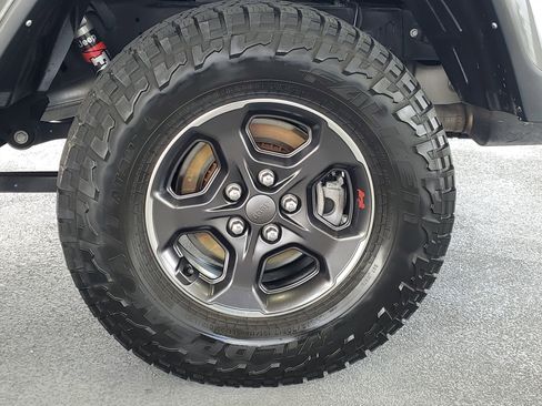 Used 2021 Jeep Gladiator Rubicon w/ Safety Group AWD/4WD image 7