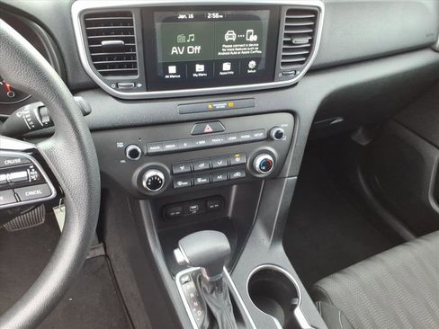 Used 2020 Kia Sportage LX image 25