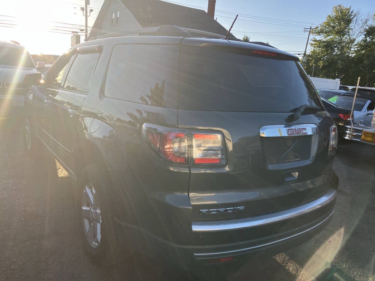 Used 2014 GMC Acadia SLE FWD image 3
