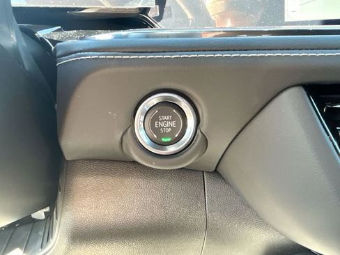 New 2025 Chevrolet Suburban Premier image 17