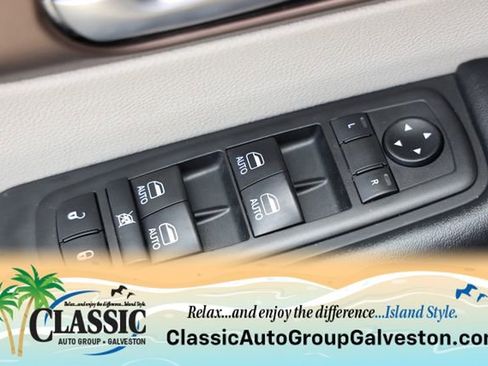 Used 2019 Chrysler Pacifica Touring-L Plus FWD image 18