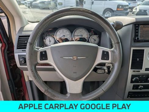 Used 2010 Chrysler Town & Country Touring image 18