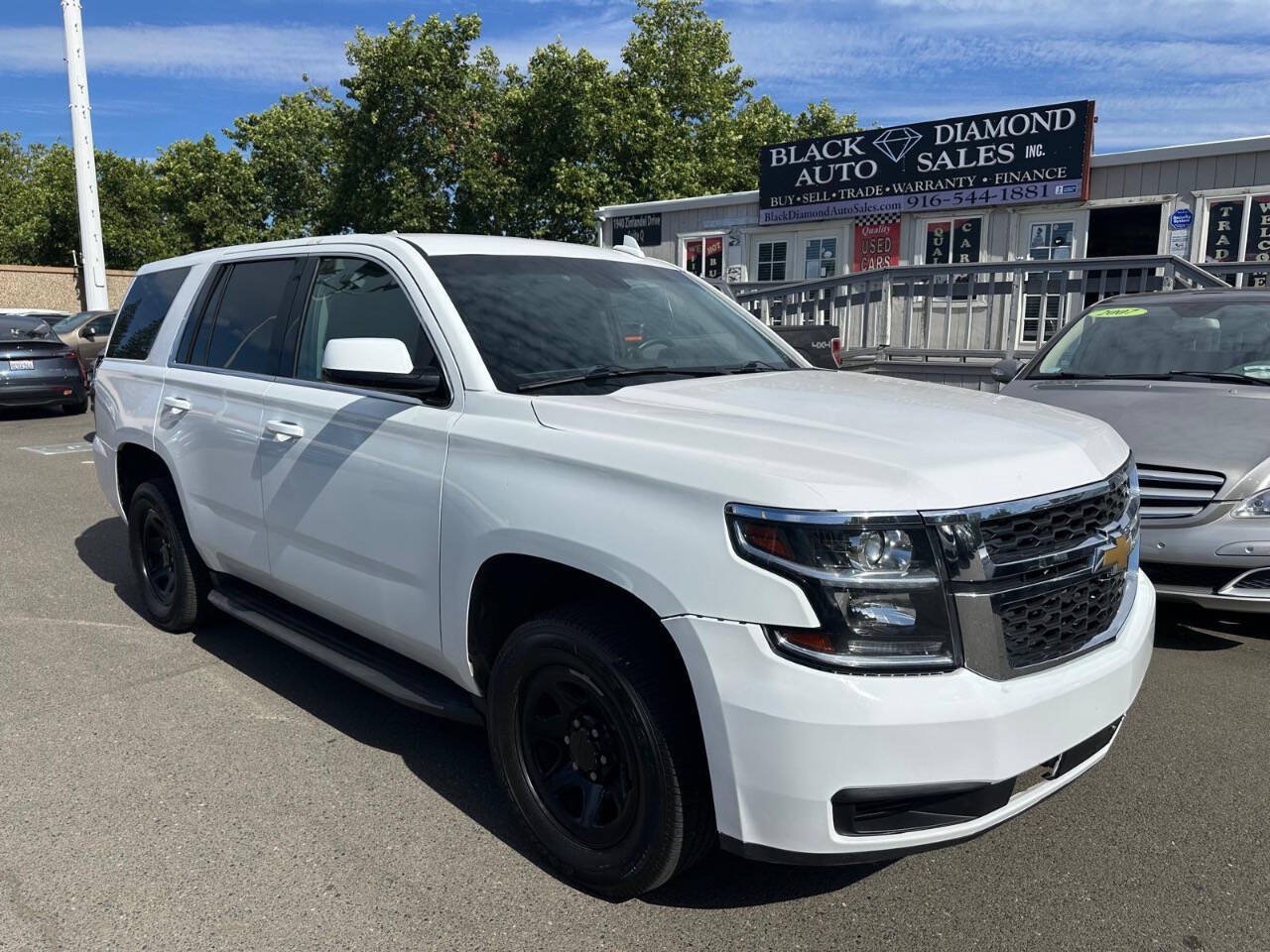 Used 2015 Chevrolet Tahoe 4WD w/ Remote Keyless Entry Package image 1