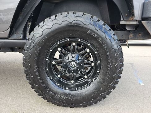 Used 2016 Jeep Wrangler Unlimited Rubicon w/ Connectivity Group image 35