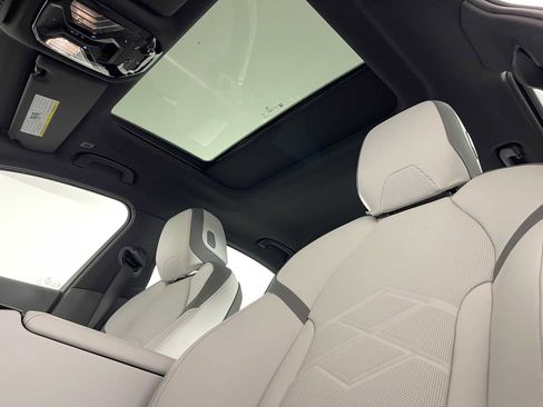 New 2025 BMW i5 M60 w/ Premium Package image 19