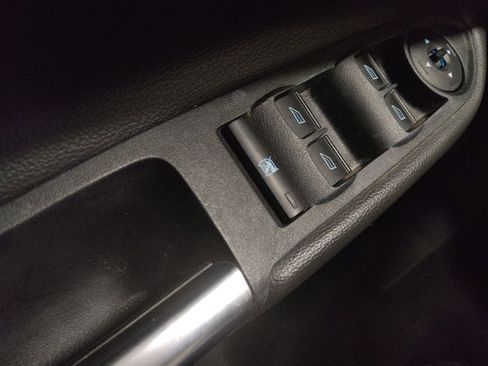 Used 2017 Ford Escape SE w/ SE Sport Appearance Package image 27