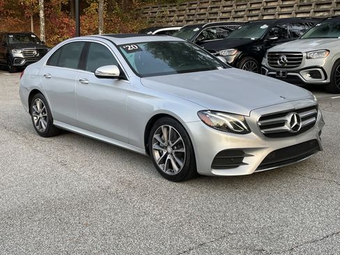 Used 2020 Mercedes-Benz E 450 4MATIC Sedan image 4