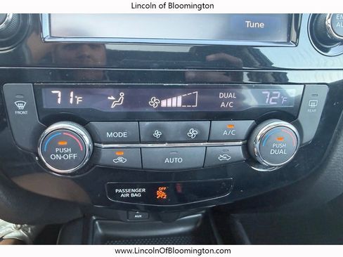 Used 2015 Nissan Rogue SL w/ SL Premium Package image 42