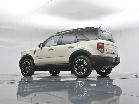 Used 2025 Ford Bronco Sport Outer Banks w/ Outer Banks Tech Package+ AWD/4WD image 53