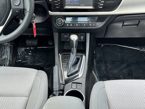 Used 2015 Toyota Corolla LE FWD image 10