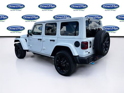 Used 2024 Jeep Wrangler Unlimited Sahara AWD/4WD image 5