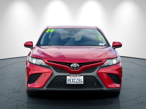 Used 2019 Toyota Camry SE FWD image 9