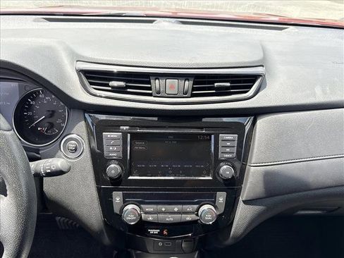 Used 2019 Nissan Rogue SV FWD image 13
