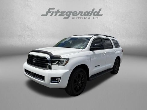 Used 2019 Toyota Sequoia TRD Sport w/ TRD Sport Premium Package AWD/4WD image 3