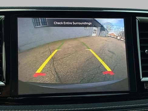 Used 2022 Chrysler Pacifica Touring-L FWD image 38