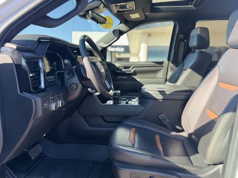 Used 2024 GMC Sierra 1500 AT4 w/ Technology Package image 8