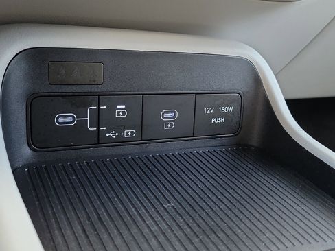 Used 2025 Hyundai Kona SEL AWD/4WD image 27