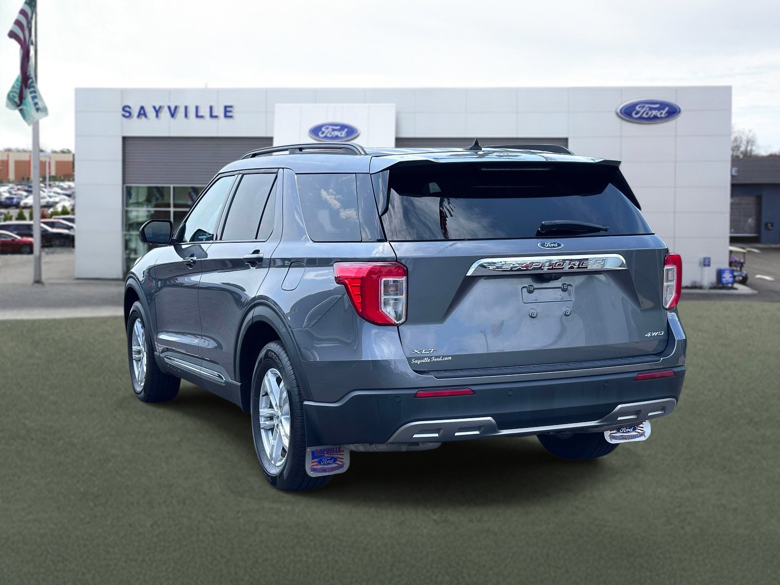 Used 2022 Ford Explorer XLT w/ Equipment Group 202A AWD/4WD image 4