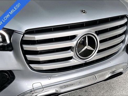 Used 2025 Mercedes-Benz GLS 450 4MATIC image 39