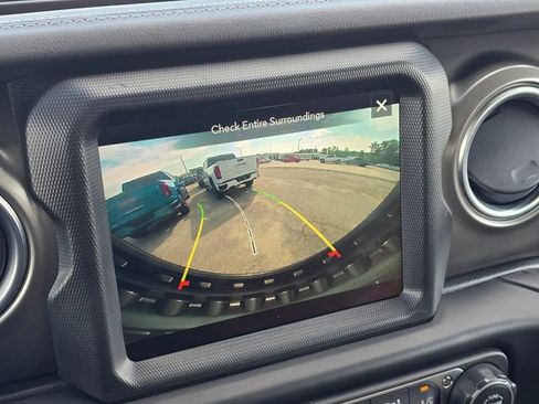 Used 2023 Jeep Wrangler Unlimited Rubicon w/ Safety Group AWD/4WD image 32