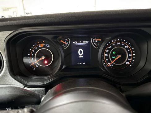 Used 2025 Jeep Wrangler Unlimited Sport AWD/4WD image 12