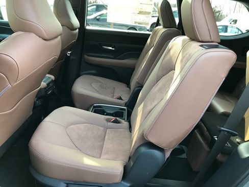 New 2026 Toyota Grand Highlander MAX Platinum image 25