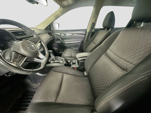 Used 2019 Nissan Rogue SV AWD/4WD image 13