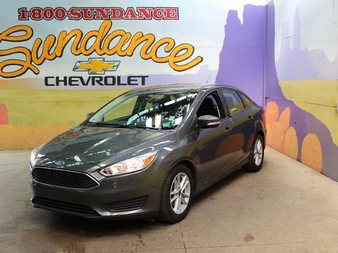Used 2017 Ford Focus SE image 2