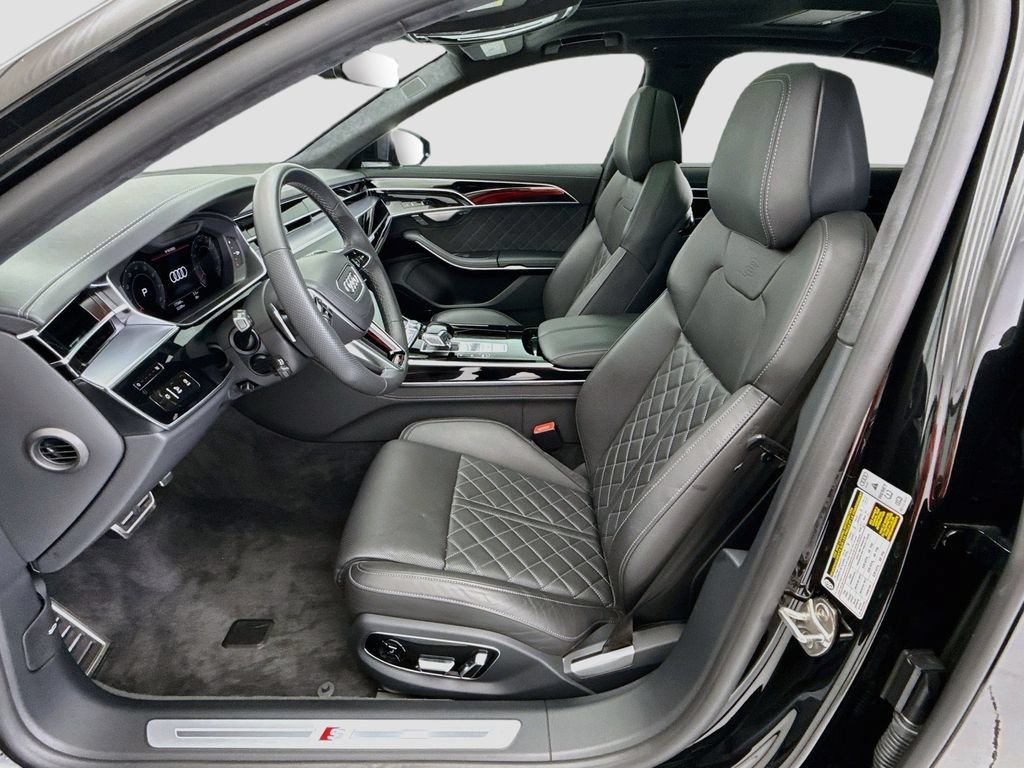 Used 2024 Audi S8 AWD/4WD image 18