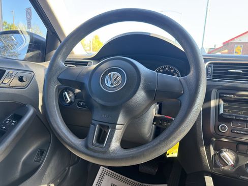 Used 2012 Volkswagen Jetta SE FWD image 24