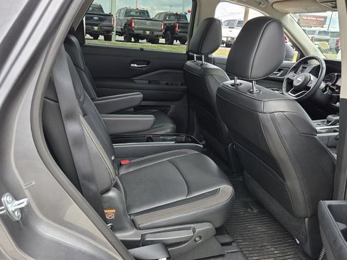 Used 2024 Nissan Pathfinder SL w/ SL Premium Package AWD/4WD image 19