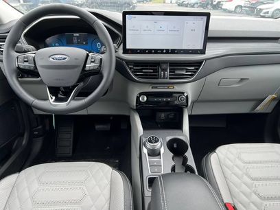 New 2024 Ford Escape SE w/ PHEV Premium Package
