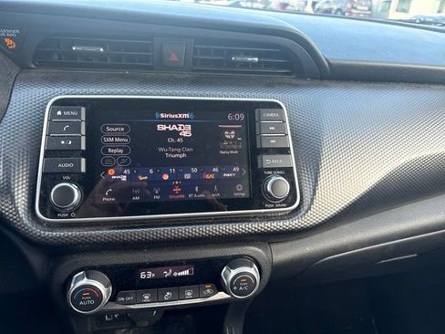 Used 2019 Nissan Kicks SV FWD image 19
