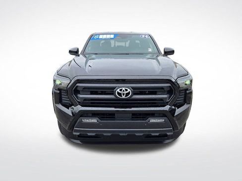 Used 2024 Toyota Tacoma SR5 AWD/4WD image 11